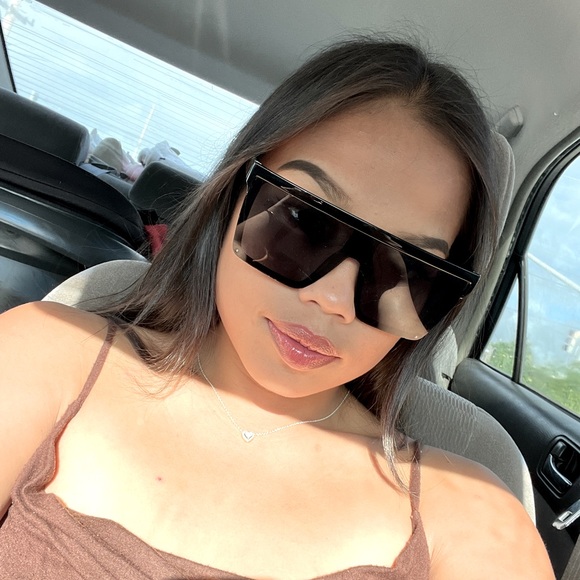 Meet your Posher, Tay - Picture 1 of 1